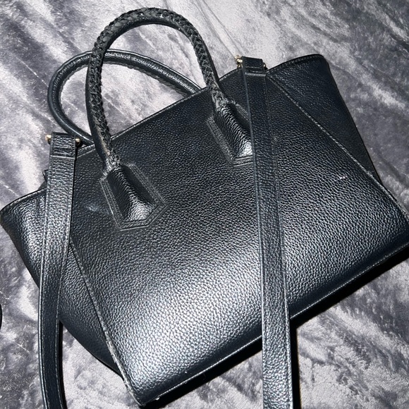 CUTE BAG 💕💕 - Picture 2 of 4